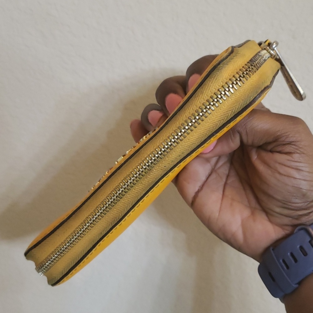 Michael Kors wallet - Picture 2 of 4